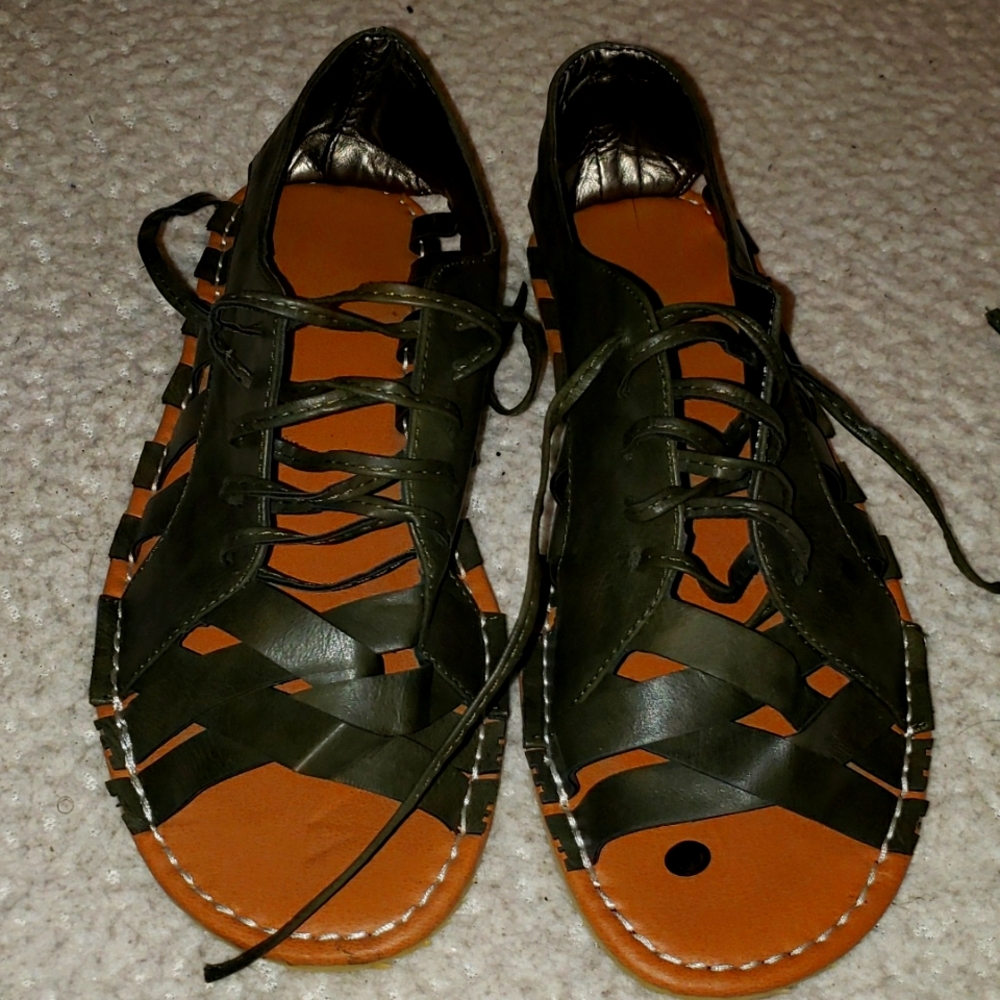 Olive flats unisex